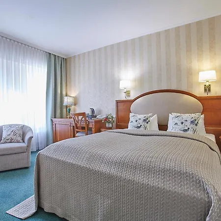 Beek By Anna バーデン＝バーデン